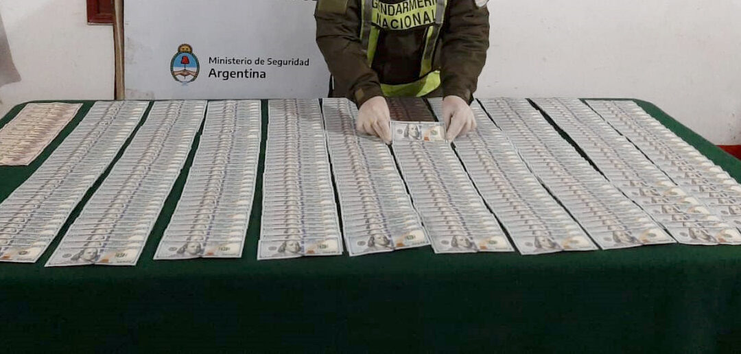 Incautan 39.700 dólares sin aval legal en control de ruta