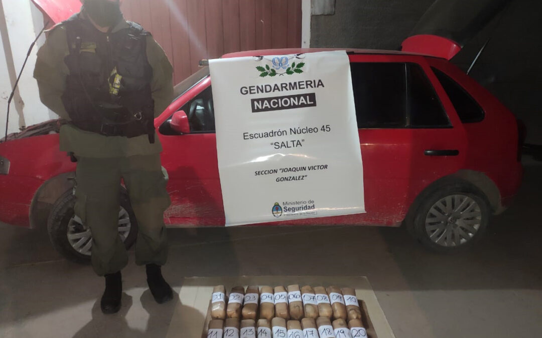 Descubrieron 23 kilos de cocaína dentro del tanque de combustible del vehículo