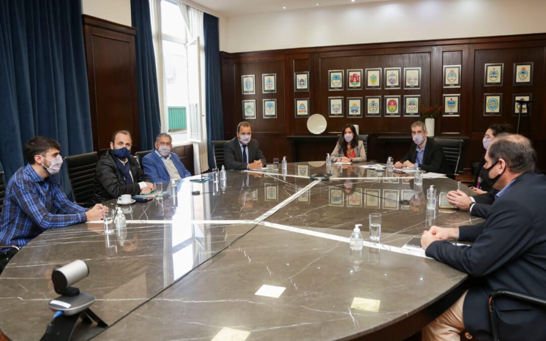 El Gobierno y empresas lácteas acordaron aumentar un 45% la presencia de productos en Precios Cuidados
