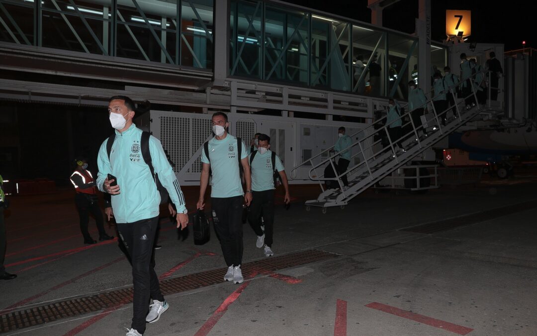 La Selección Argentina arribó a Colombia de cara al partido de eliminatorias
