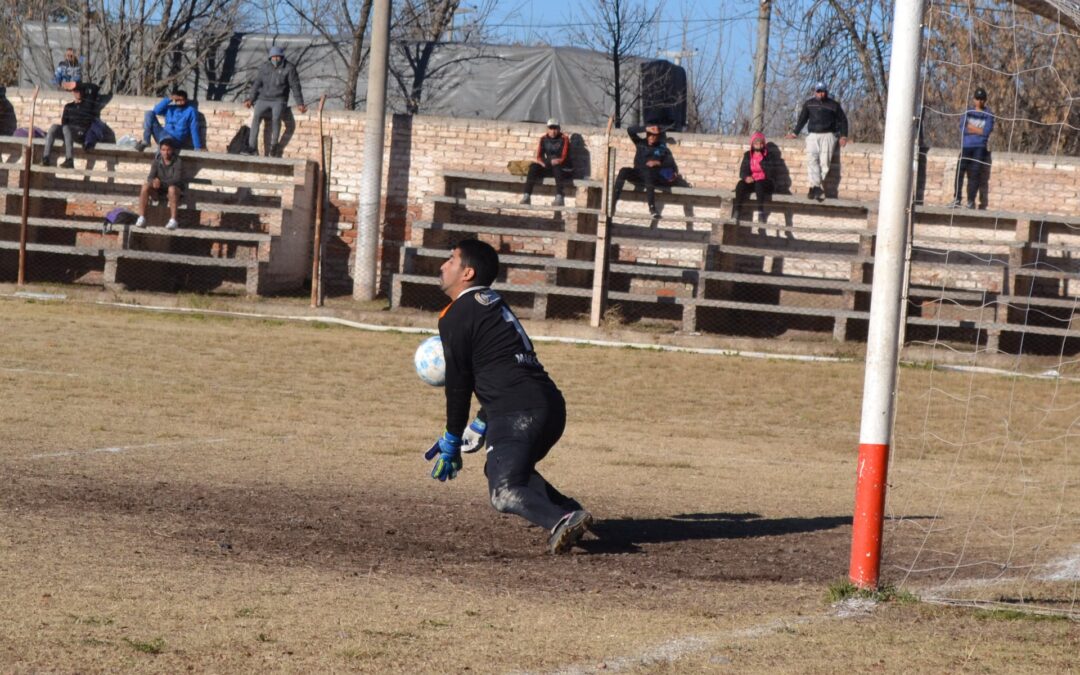 Fútbol de Tunuyán: partidos entretenidos y con triunfos que emparejan los grupos