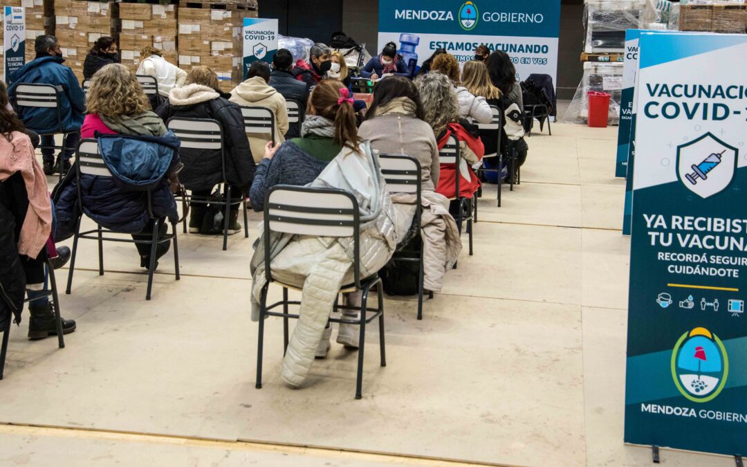 La DGE informó que más del 80 por ciento del personal educativo ya está vacunado