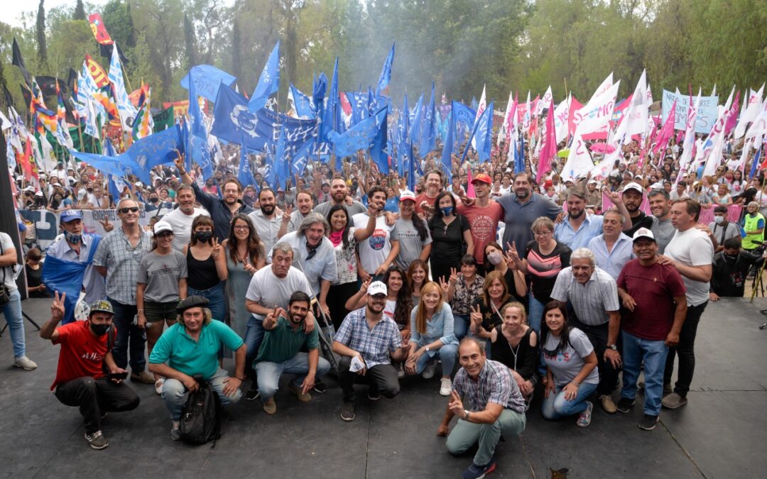 Masivo encuentro del peronismo con organizaciones sociales