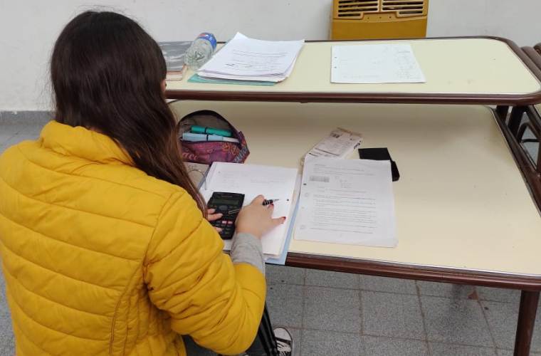 El programa Acompañar llegó a 240 escuelas y a más de 6.000 estudiantes durante 2021
