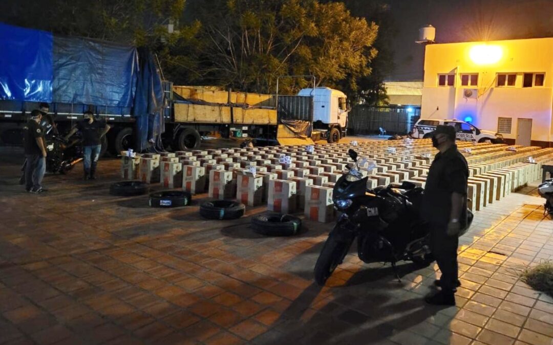 Incautan un cargamento de 200.000 paquetes de cigarrillos de contrabando