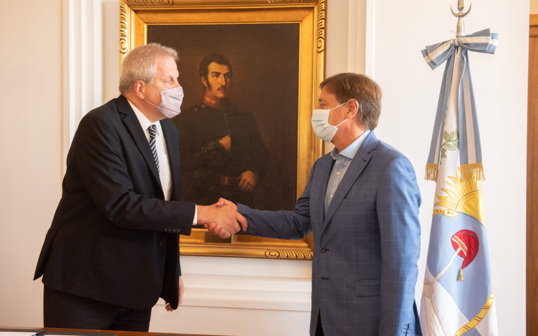 Suarez recibió al ministro de Educación de la Nación y anuncian repartir netbooks en 210 escuelas