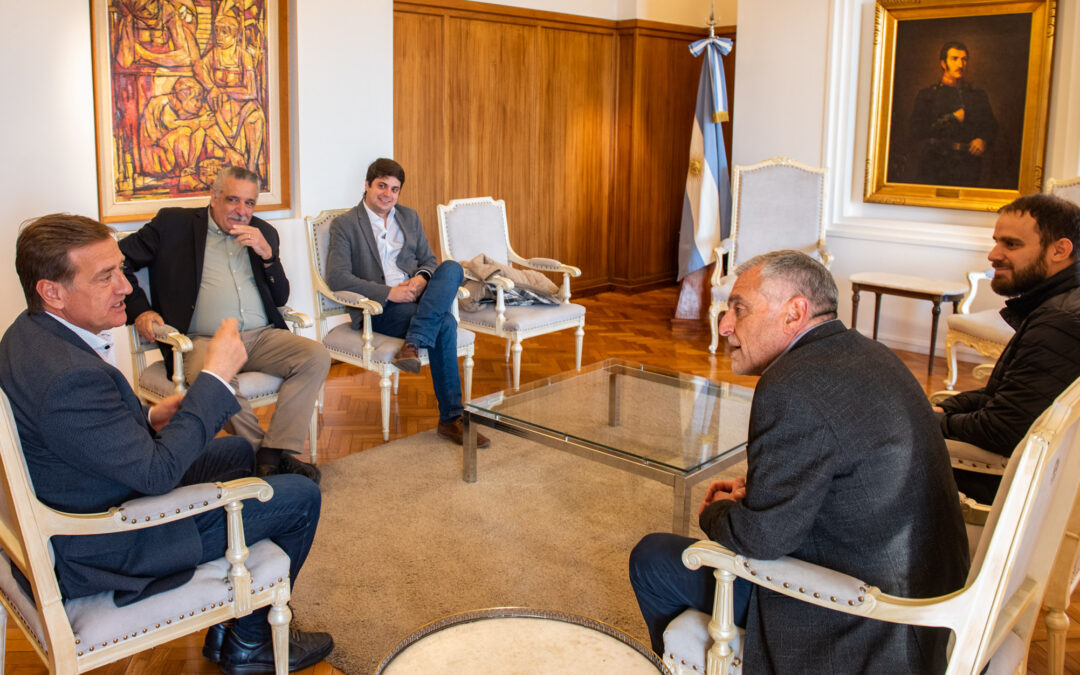 Representantes de la COVIAR se reunieron con el Gobernador