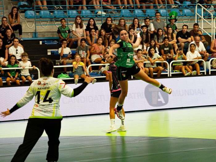 Debut con victoria y goles de Ayelén García en el balonmano español