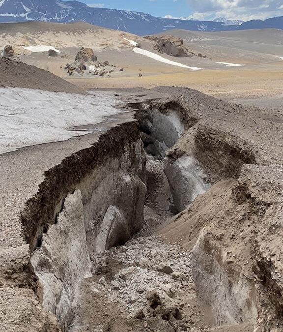 El agua dañó varios tramos del camino hacia la famosa Laguna del Diamante