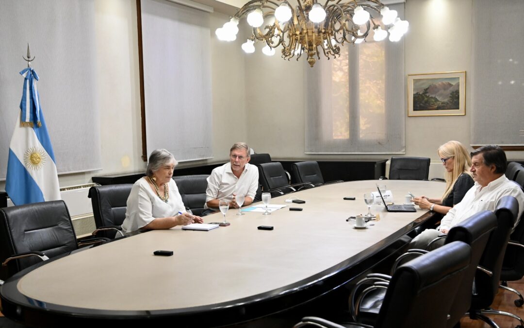 El Consejo Federal Agropecuario se reunió para coordinar acciones contra la influenza aviar