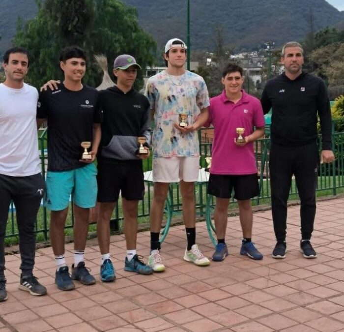 Un mendocino es campeón del Torneo Nacional de Menores de tenis en dobles