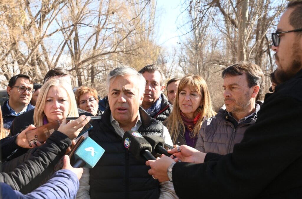 Nieri, Giménez e Ibañez visitaron emprendimientos y una obra de Vialidad Provincial en Tunuyán junto a Cornejo y Casado