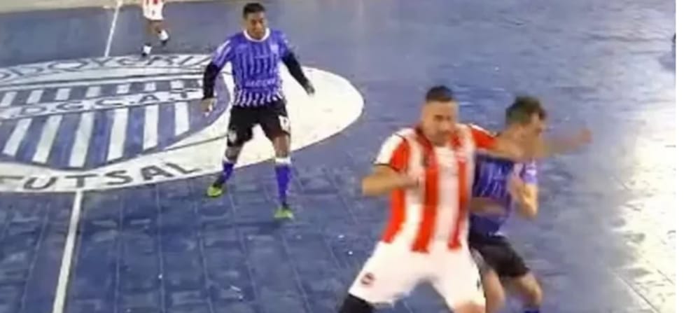 Suspendieron por 10 años a un jugador de futsal por noquear de un codazo a un rival