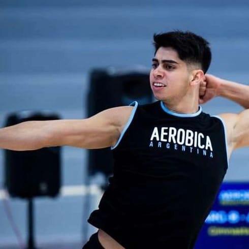 Kevin Riveros obtuvo medalla de plata en el Sudamericano de Gimnasia Aeróbica Deportiva
