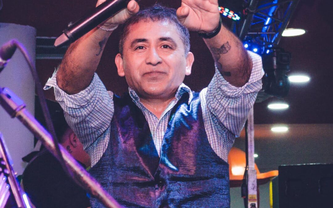 Murió el cantante Huguito Flores en un choque en la Ruta 34