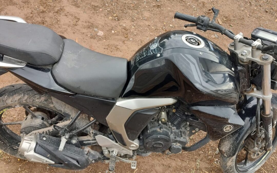 La Policía logra detener a dos sujetos que circulaban con una moto robada