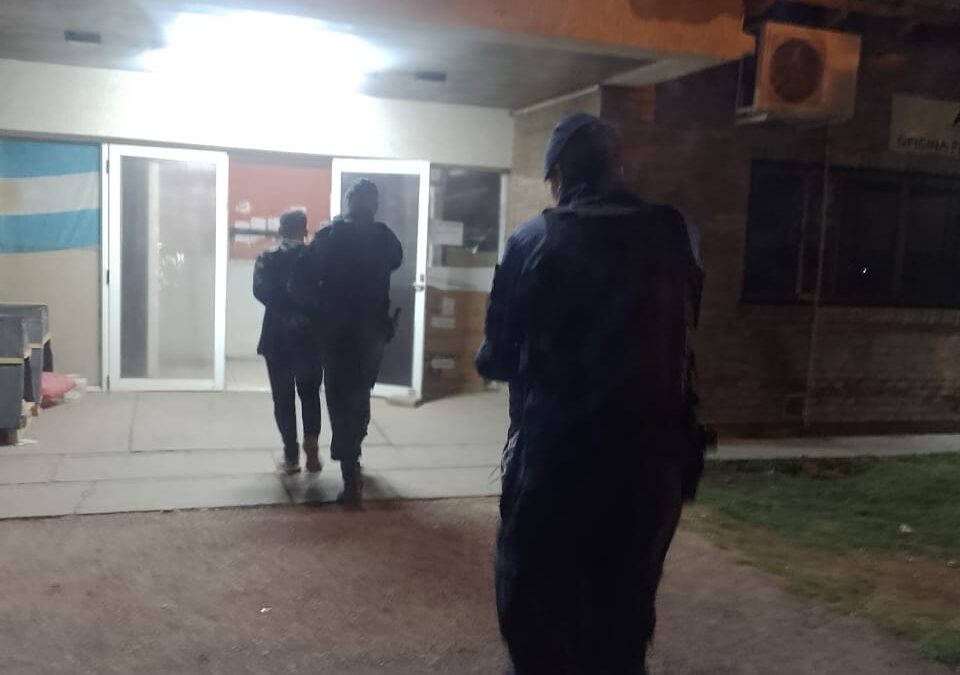 La Policía logró detener dos ladrones tras un asalto