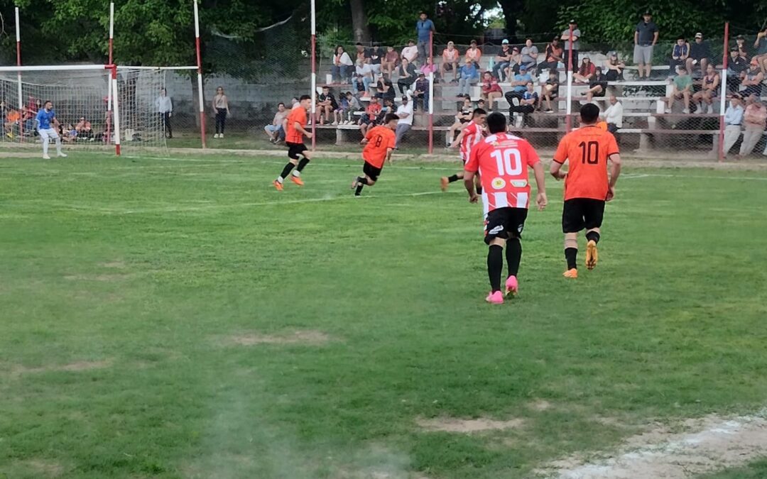San Carlos y Unión se enfrentan en búsqueda de su primera victoria del Torneo Regional Federal