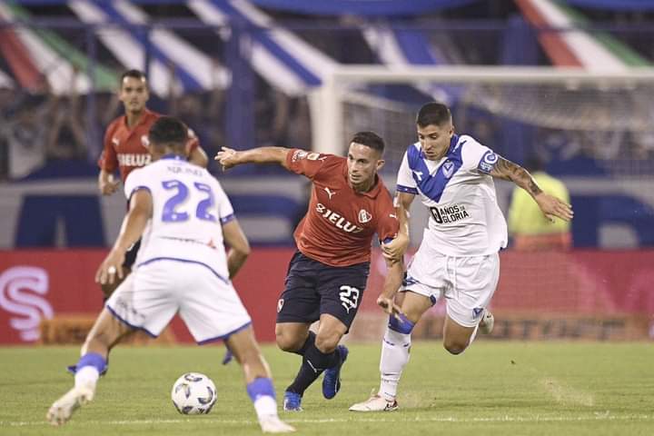 Independiente le ganó a Vélez y es puntero en su zona