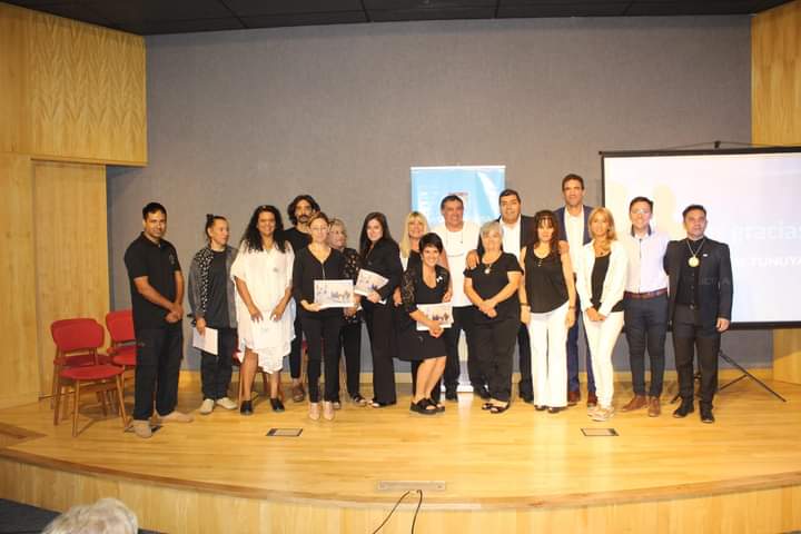 Se presentó oficialmente en la Legislatura de Mendoza el libro “San Martín y su paso por Tunuyán”