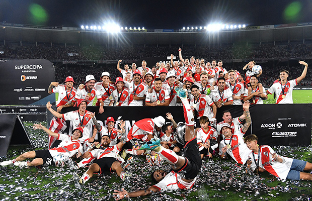 River lo ganó sobre el final y se coronó campeón de la Supercopa