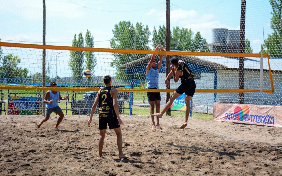 Fin de semana a puro beach voley en Tunuyán