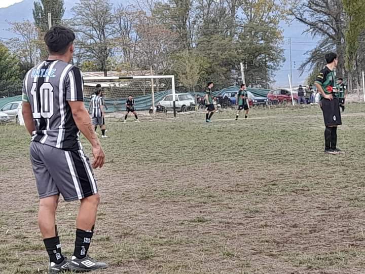 Escorihuela y Libertad son los líderes en el fútbol de Tunuyán