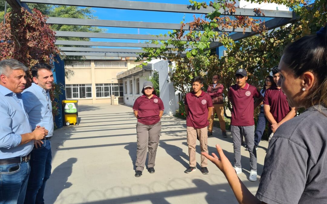Valle de Uco: García Zalazar acordó con el Municipio de Tupungato el uso del Financiamiento Educativo