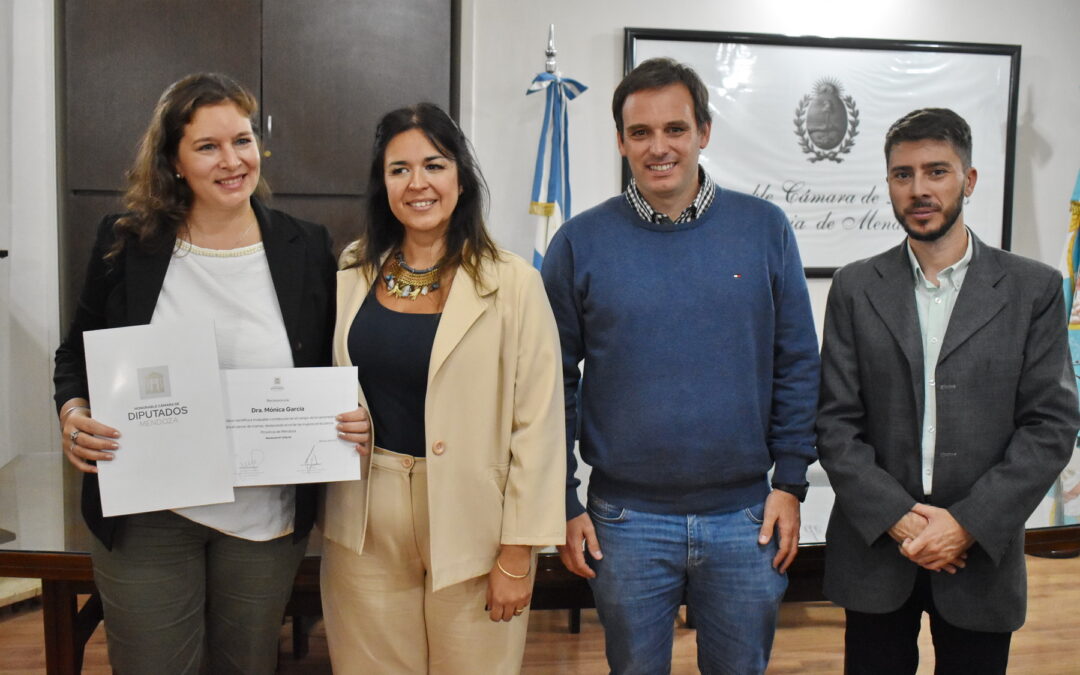 Reconocen labor de científica mendocina dedicada a la nanomedicina orientada al tratamiento del cáncer de mama