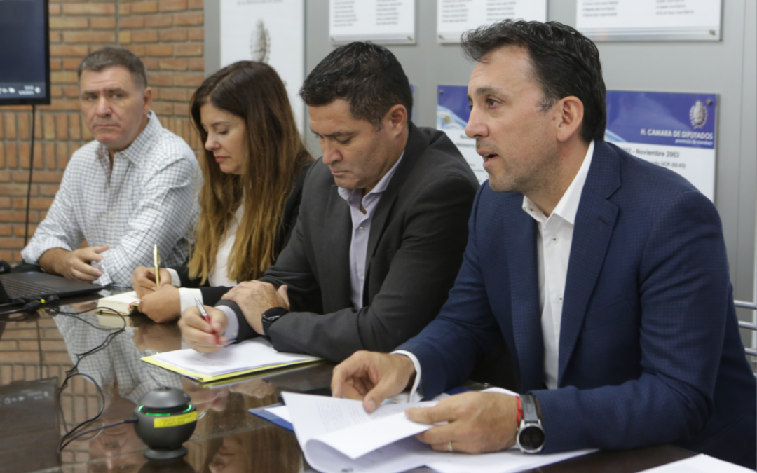 García Zalazar brindó detalles sobre leyes de asignación de recursos para educación