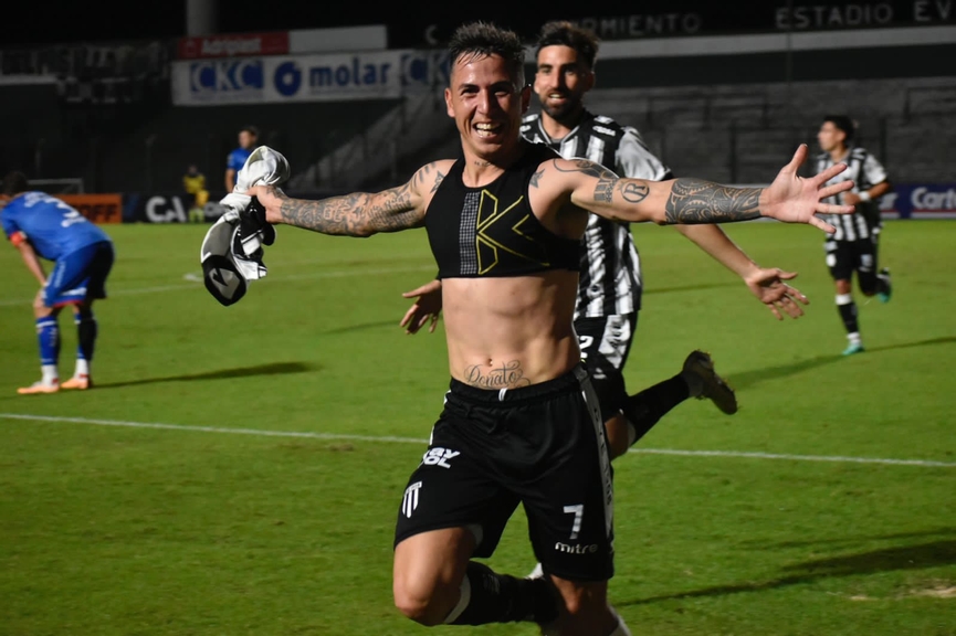 Solís, el héroe en el triunfo de Gimnasia de Mendoza