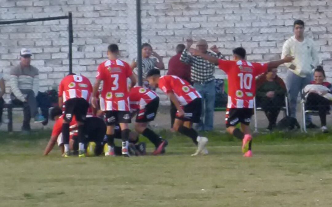 San Carlos ganó un duelo clave y es puntero junto a Pareditas