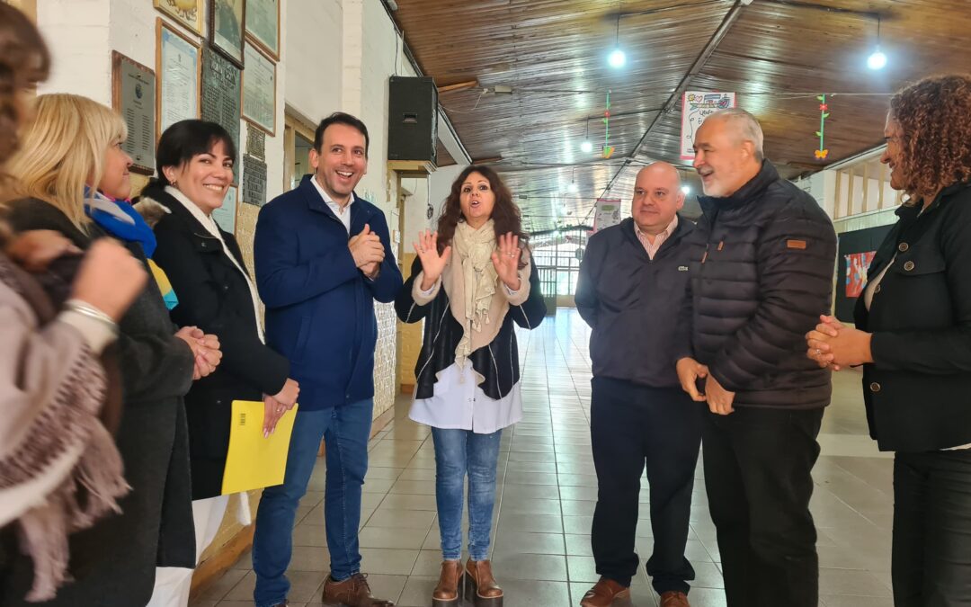 El Ministro de Educación visitó la Escuela 1-605 Matías Zapiola de San Carlos