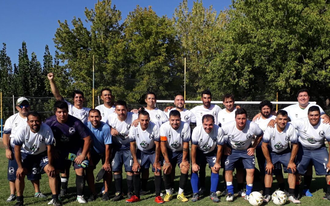 Domingo de semifinales en la Liga Mayores de 30