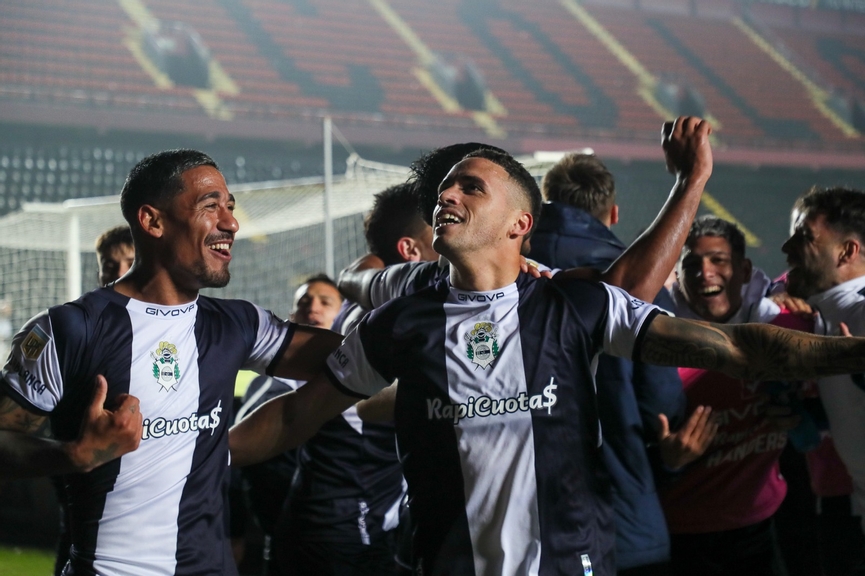 Gimnasia lo ganó sobre el final y dio un nuevo paso en la Copa Argentina
