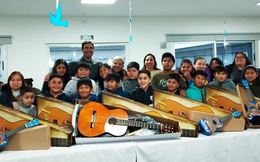 Entregaron instrumentos musicales para el CIC de Villa Seca y Los Sauces