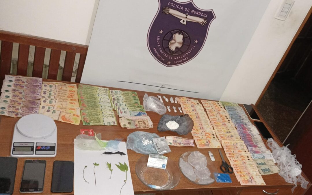 Logran detener a dos sujetos con cocaína y marihuana en Vista Flores