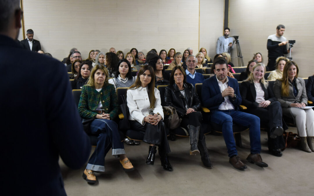 La DGE presentó acciones para abordar la problemática del juego on-line en las escuelas