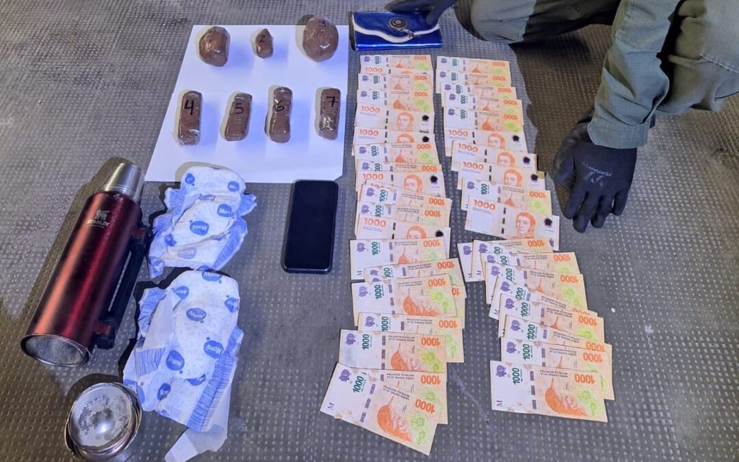 Detienen a mujer que viajaba a Mendoza con cocaína oculta en pañales y en un termo