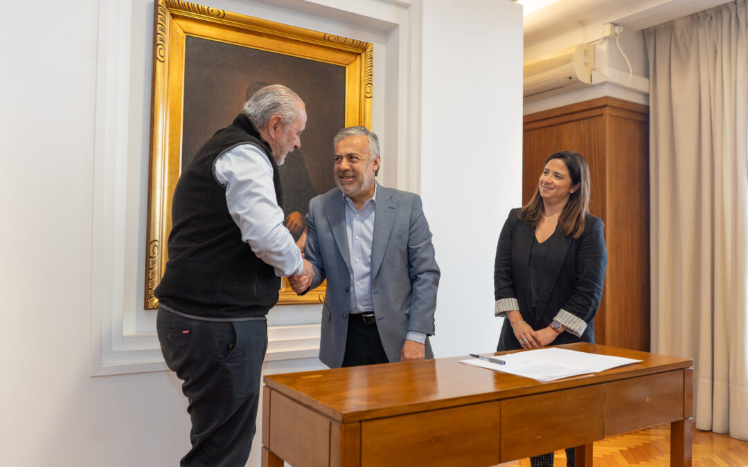 Cornejo realizó la entrega formal de la plaza de La Consulta, que quedó habilitada