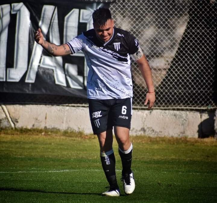 Gimnasia ganó de local y es puntero