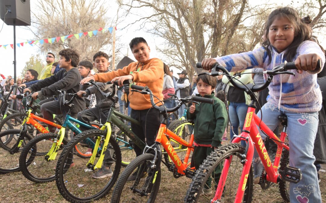 Miles de niños se hicieron presentes en el Neyú Mapú para festejar su día