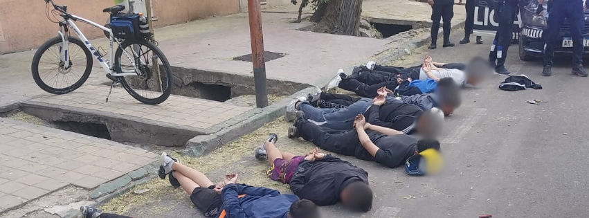 La Policía de Mendoza detuvo a once jóvenes armados