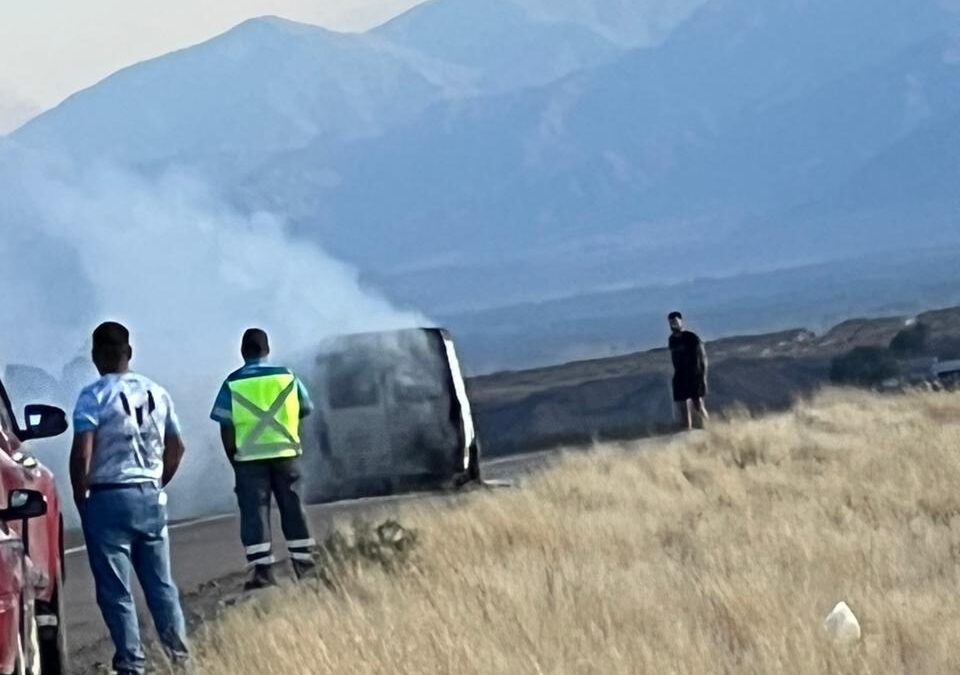Zapata: se incendió una camioneta y el tránsito se encuentra cortado