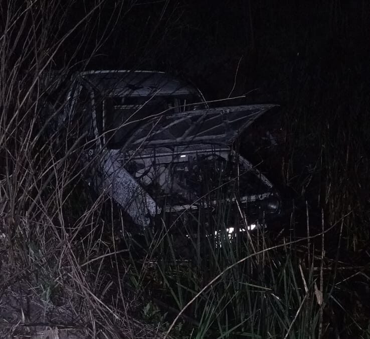 San Carlos: una camioneta de Edemsa terminó en un zanjón tras un vuelco