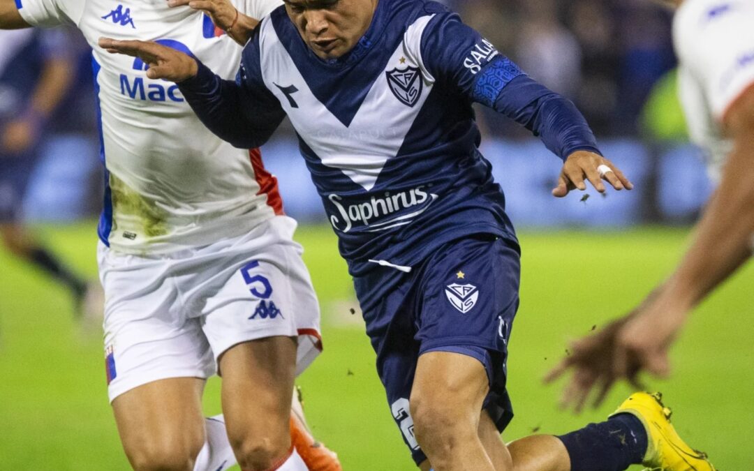 Vélez volvió a ganar y se mantiene como único puntero