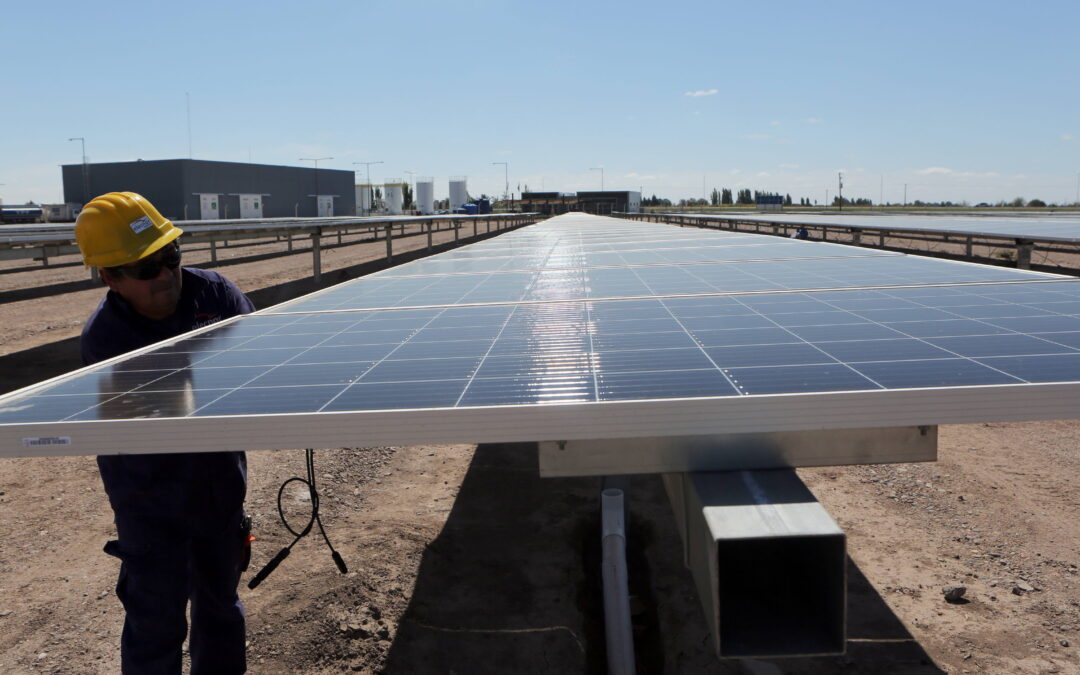 Dos nuevos parques solares comienzan a inyectar a la red nacional y Mendoza va camino a duplicar la generación de energía limpia