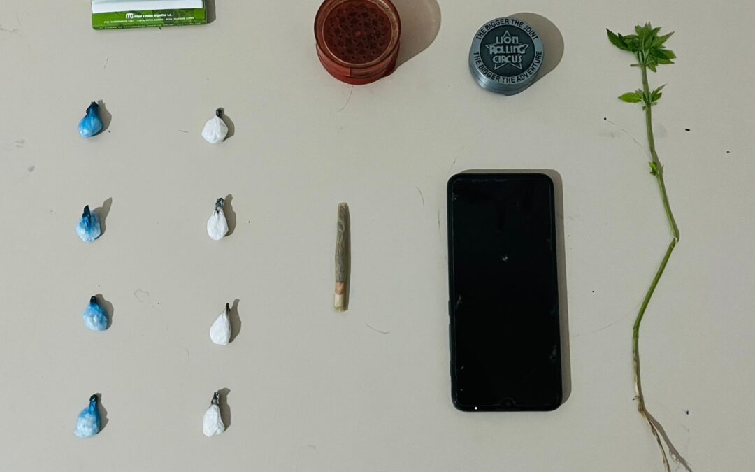 Tras denuncias telefónicas, detienen a un hombre con cocaína y marihuana en La Consulta