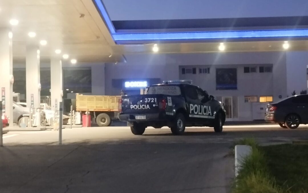Una persona terminó herida tras una explosión en la YPF de Tunuyán