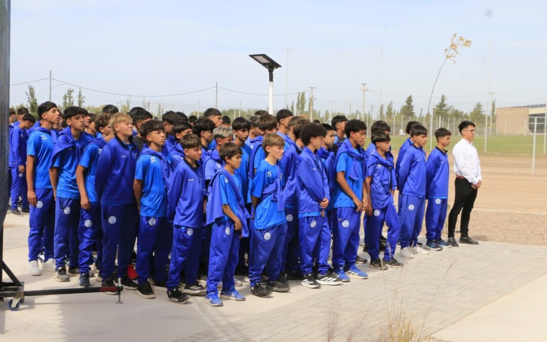 El Tomba inauguró una escuela que permite a los jóvenes entrenar, jugar y estudiar en un mismo predio
